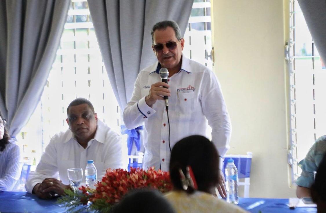 Promipyme sostiene encuentro con comerciantes y emprendedores de Arroyo Barril